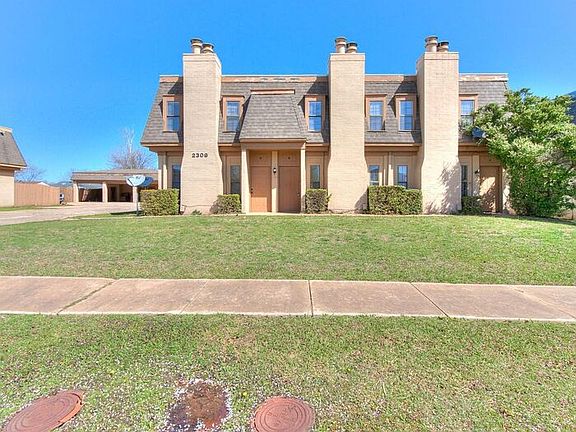 3rd image of 2309 Beaumont Dr #B