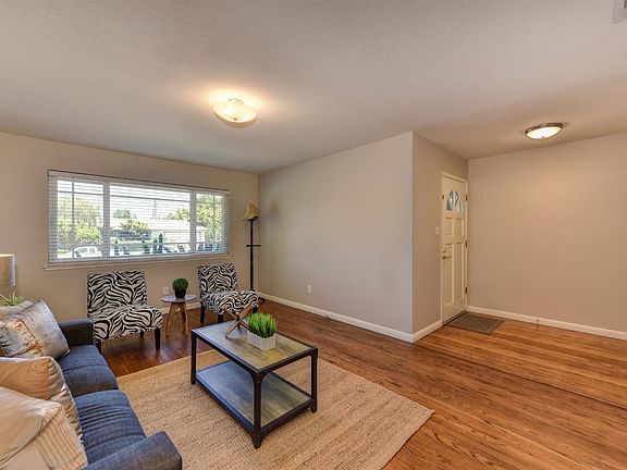 5th image of 8436 Lake Forest Dr