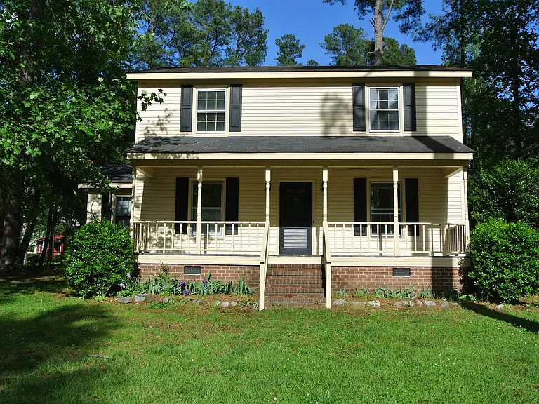 1497 Foxhall Dr — Photo 1