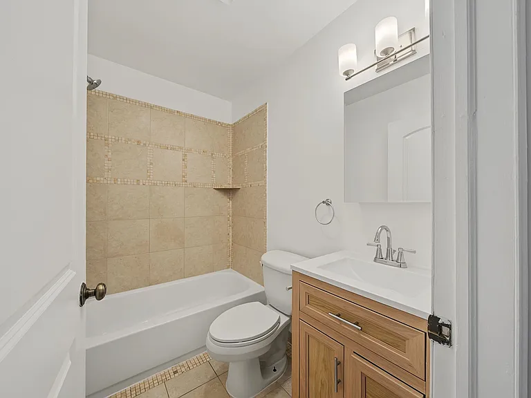 149 Grant Ave #2C — Photo 8