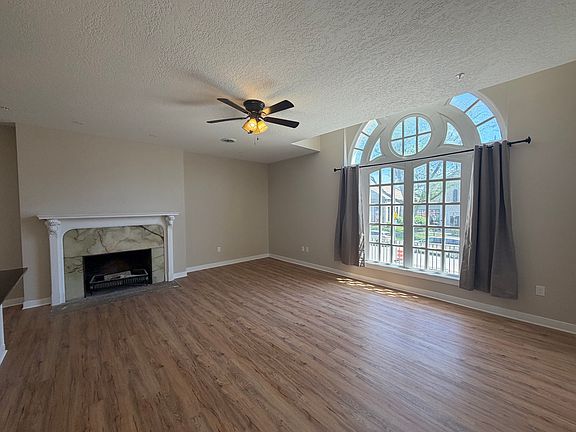 4th image of 400 N Main St Ste 204