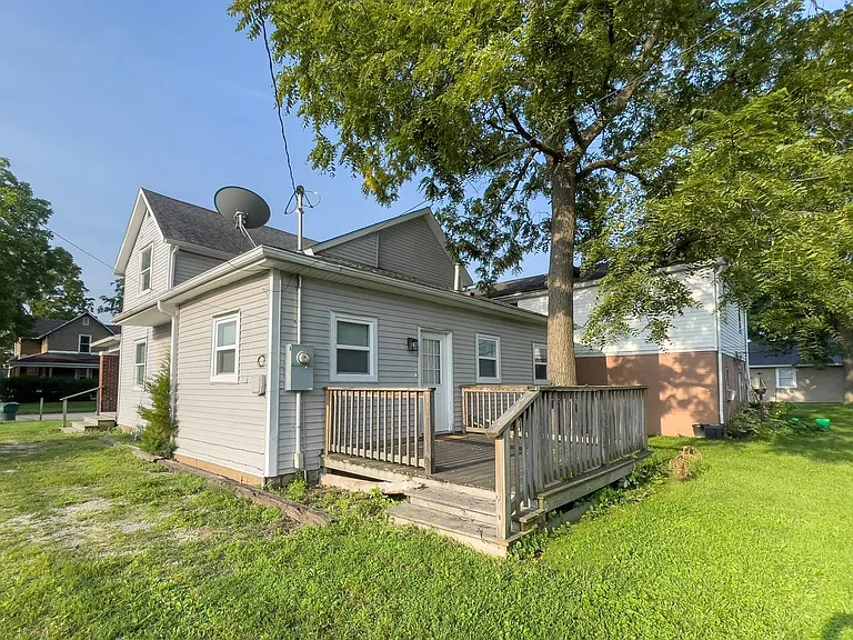 1100 W Rex St — Photo 18