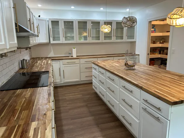 10 Old Orchard Road, Gorham, ME 04038