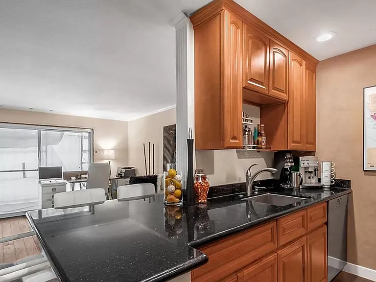 6401 Lake Washington Blvd NE #203 — Photo 7