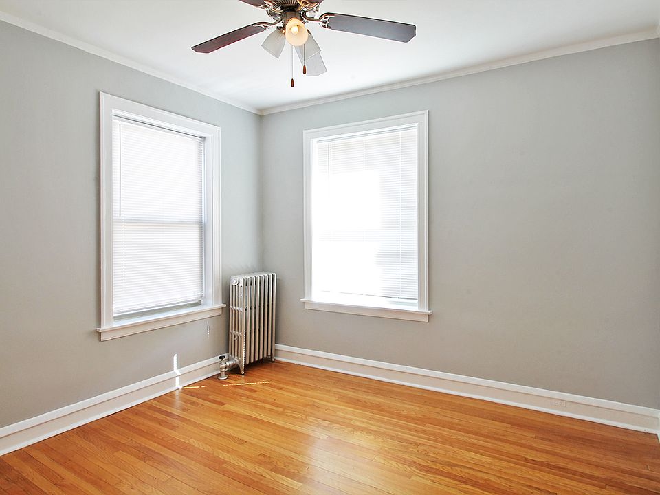 101111 S. Harvey Ave. and 237249 South Blvd. Apartment Rentals Oak