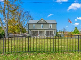 1406 E Main St, Graham, NC 27253