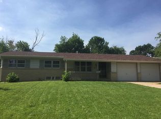 5829 E Kenawee St, Wichita, KS 67220