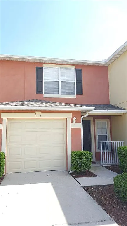 3 bed, 2.5 bath, 1495 sqft, $1,950 — Photo 1