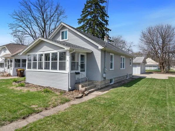 634 River Ln, Loves Park, IL 61111