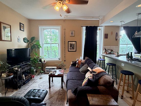 4th image of 111 E Church St