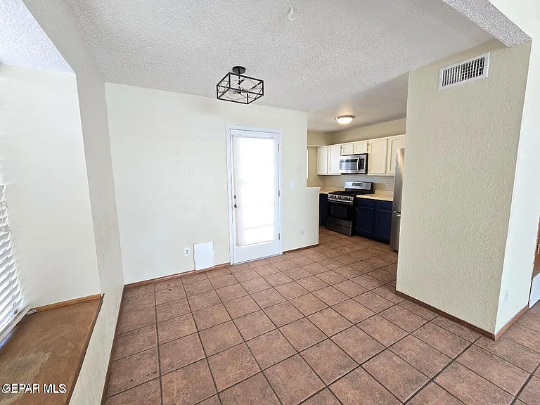 11725 Fred Perry Dr — Photo 6