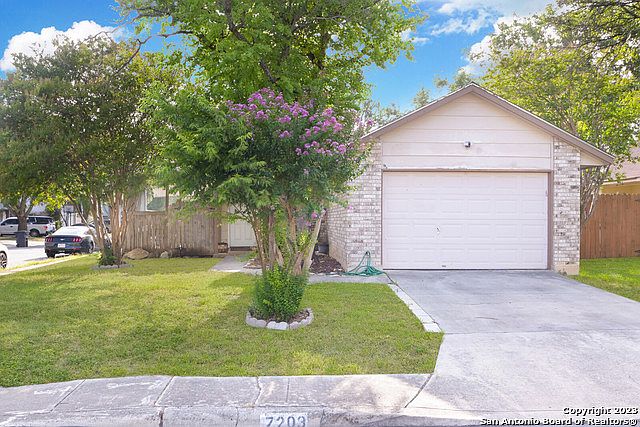 1st image of 7203 LANSBURY DR
