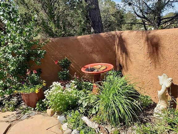 4th image of 302 Calle Estado