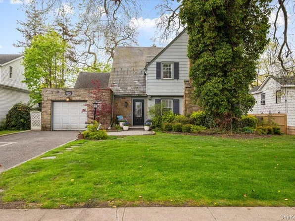 421 Broadway, Lawrence, NY 11559