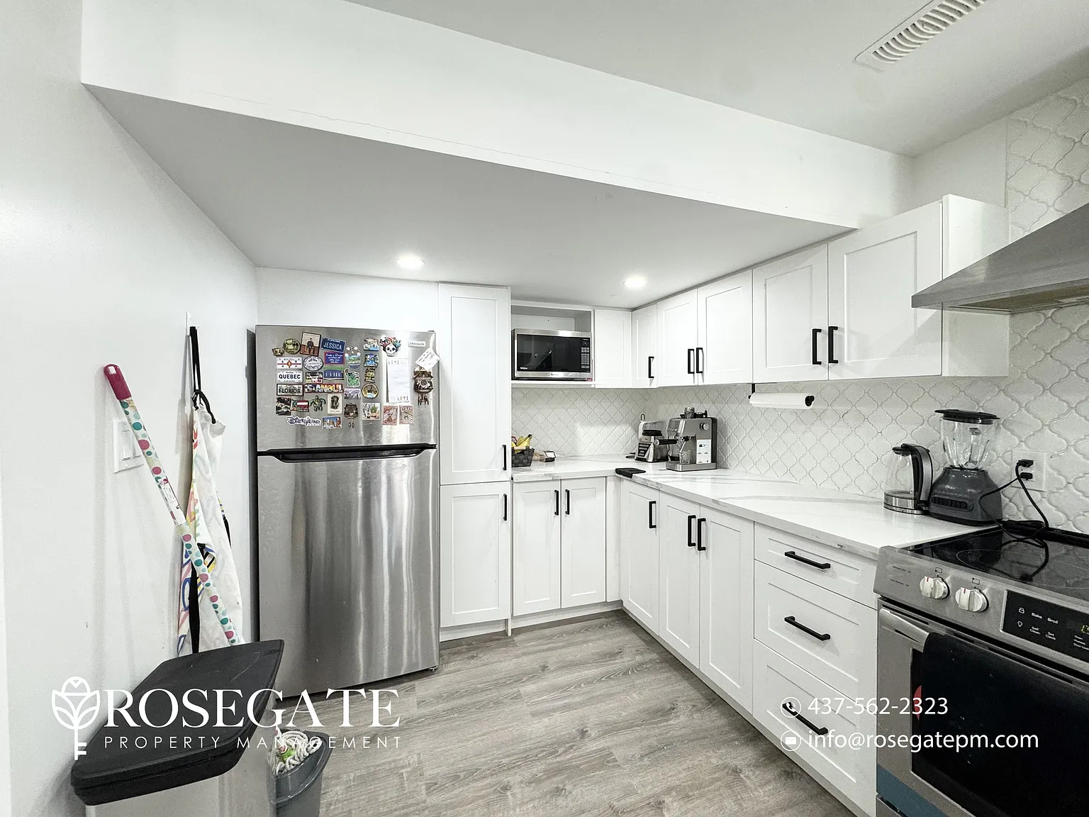 9 Kipling Grove Court Toronto — Photo 3