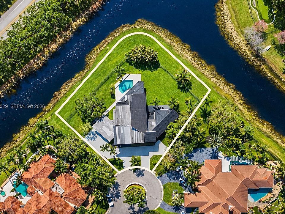 1st image of 3560 Paddock Rd