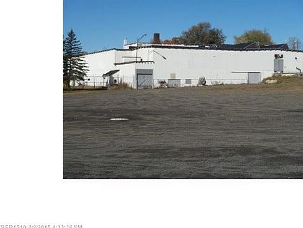 2nd image of 225 Spring St