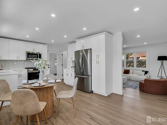 4th image of 11 Dartmouth Rd