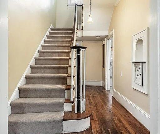 5th image of 1101 Johnston St