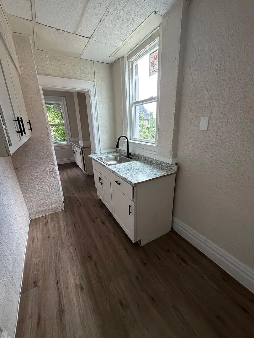 4 bed, 1692 sqft, $1,550 — Photo 2