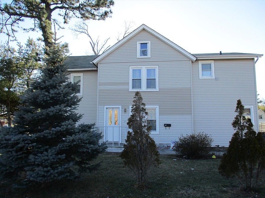 1st image of 30 Lincoln Ave