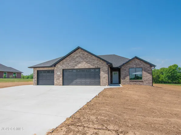 13612 Redfield Dr, Eugene, MO 65032