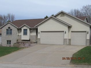 1320 Ridgewood Dr, Winona, MN 55987