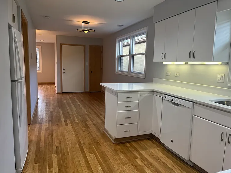 449 W 37th St #2 — Photo 7