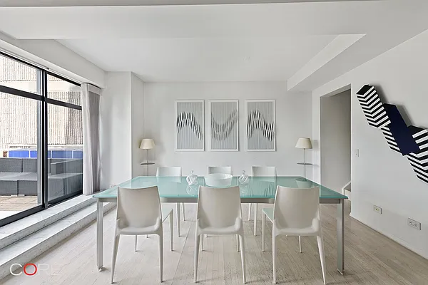 Rented by CORE | media 20