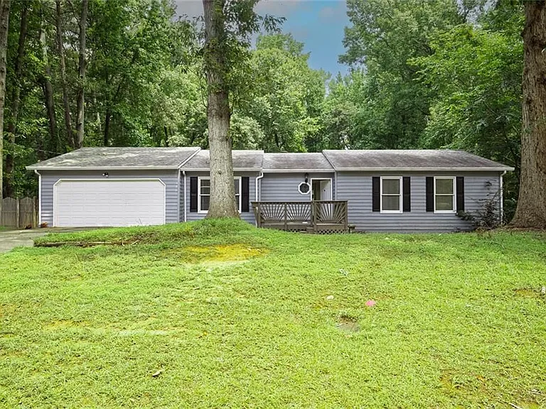 2100 Whitebluff Way — Photo 1
