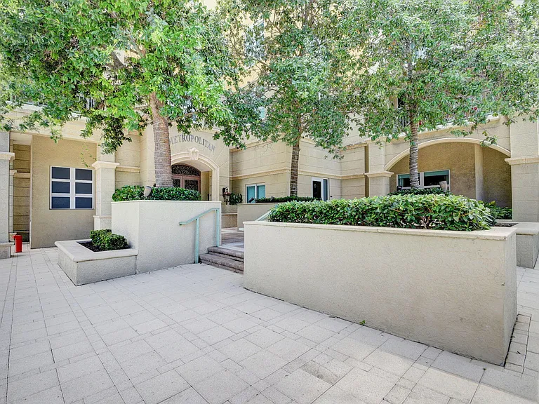 403 S Sapodilla Ave #307 — Photo 35