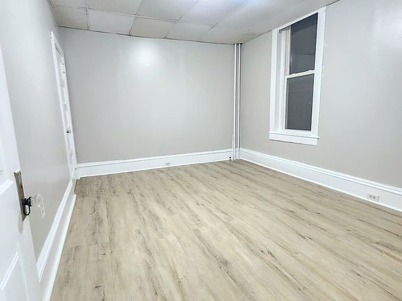 2nd image of 9-11 Market St #9-1