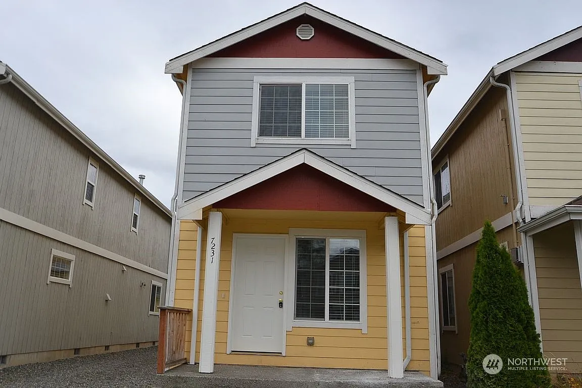 7231 E G Street photo 1