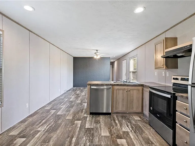 3933 N Graham Rd — Photo 14