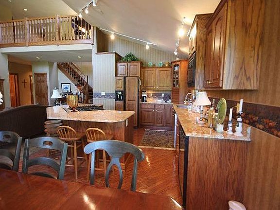 3rd image of 8311 Canterbury Dr #8311