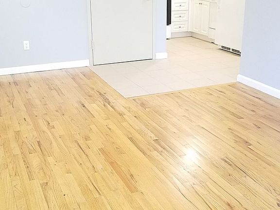 3rd image of 2534 27th St APT 2B
