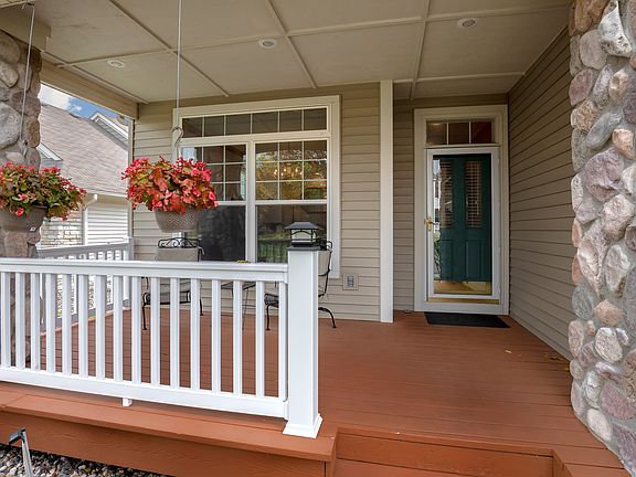 4th image of 15164 Dundee Ave