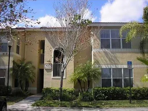 417 Vista Isles Dr — Photo 2