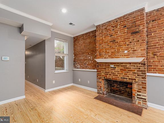 3rd image of 926 S Hanover St
