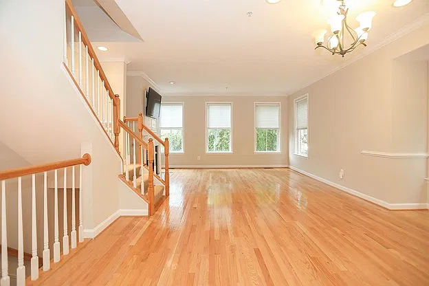 4 bed, 3.5 bath, 2275 sqft, $5,800 — Photo 4