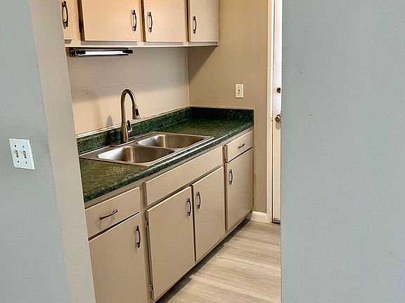 4th image of 2 N Fernwood Ave APT 4