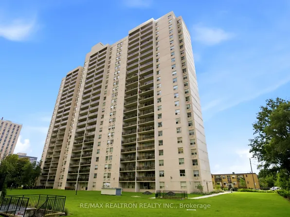 155 Marlee Ave #909, Toronto, ON M6B 4B5