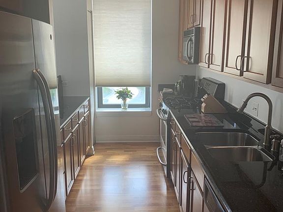 3rd image of 859 W Erie St APT 504