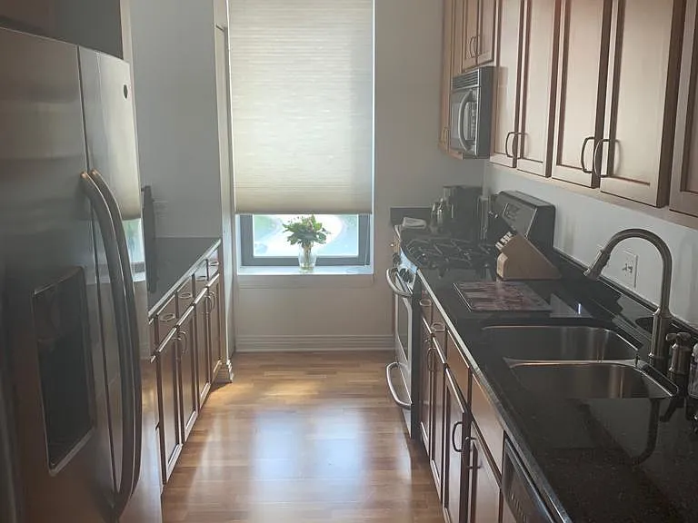 859 W Erie St #504 — Photo 3