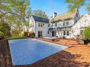 20 Ridge Dr W, Great Neck, NY 11021