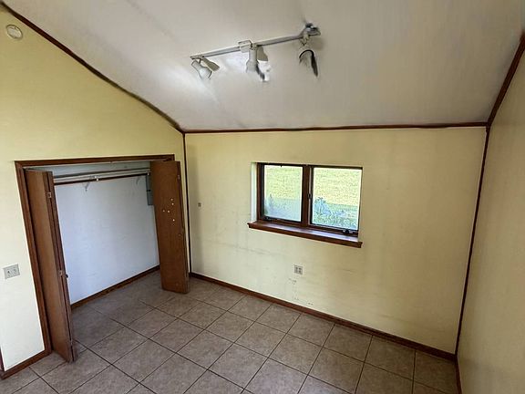 4th image of 1401 Monroe Ave