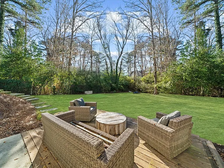 2420 Cove Cir — Photo 47