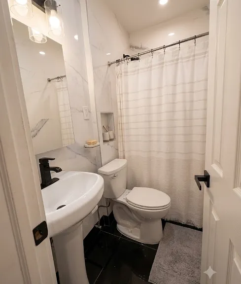 338 W 17th St #1C — Photo 7