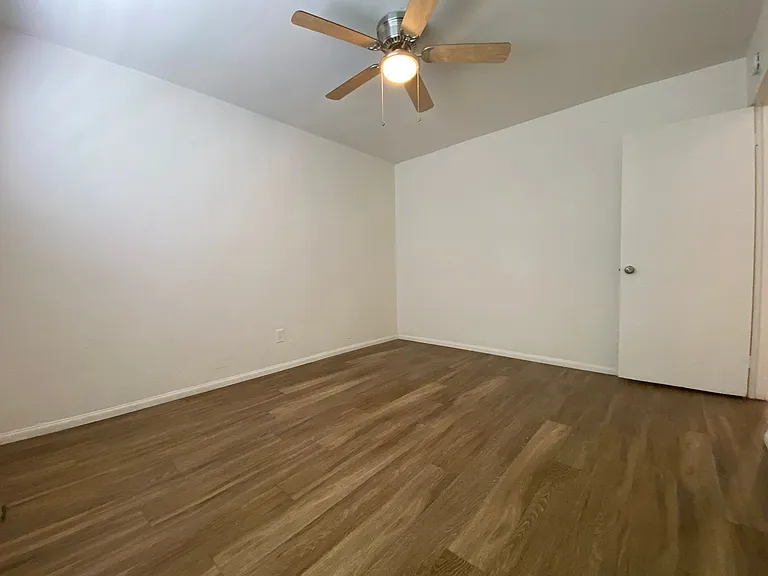 4609 Bancroft — Photo 10