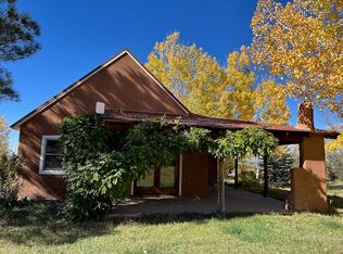 33 1/2 Martinez Rd, El Prado, NM 87529